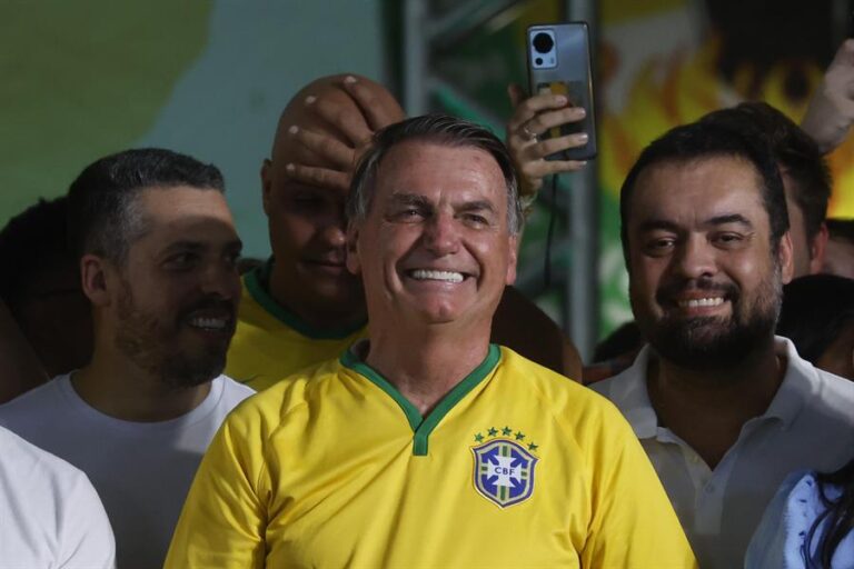 Supremo da 48 horas a Bolsonaro para explicar su estadía en la embajada de Hungría #FVDigital