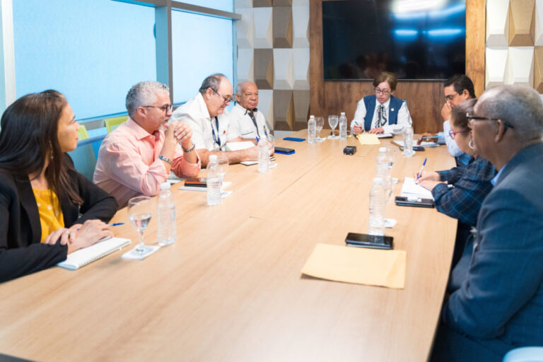 Varias instituciones se reúnen para garantizar protección animal en RD