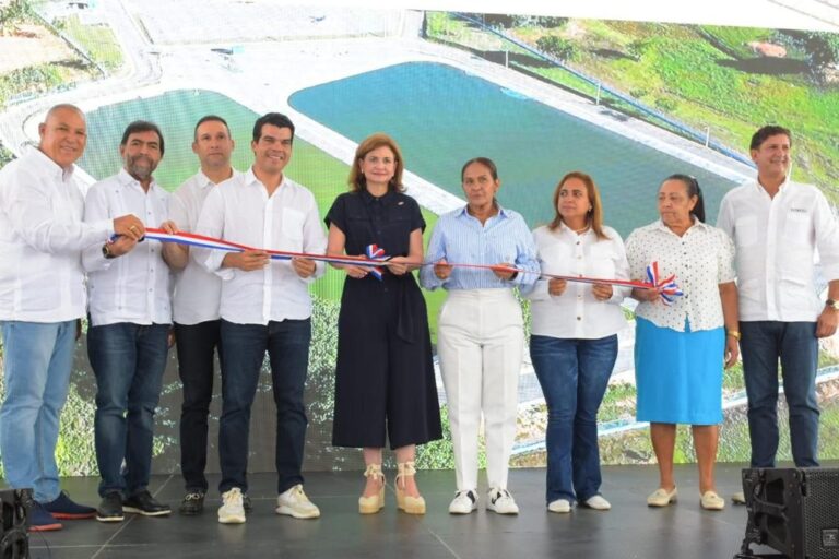 Vicepresidenta y director ejecutivo del INAPA, inauguran sistema de alcantarillado sanitario de Villa Riva, provincia Duarte #FVDigital