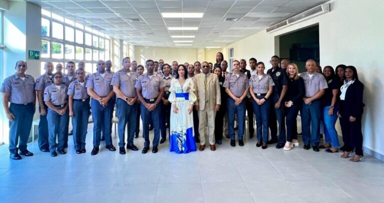 Policiales: IPES concluye con éxito curso “Comunicación Estratégica en el Servicio Policial”proporcionado a voceros regionales y relacionistas públicos de la Policía Nacional. – Policía Nacional Dominicana