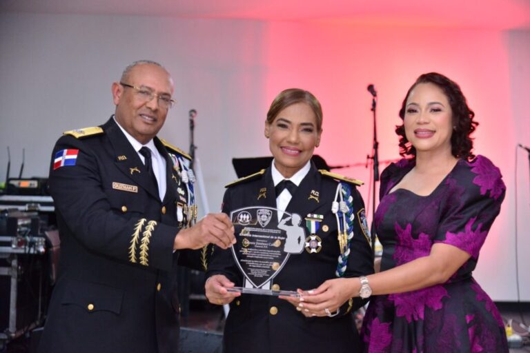 Policiales: Presidenta de ASEOPNA celebra con un emotivo agasajo el avance del poder femenino en la Policía Nacional. – Policía Nacional Dominicana