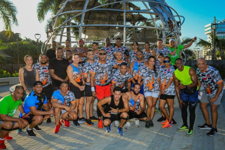 Policiales: Cuarenta deportistas entre PN, FF.AA y civiles se preparan para participar en carrera 5K de la PN y luego ver acción en el Medio Maratón de Nueva York en marzo. – Policía Nacional Dominicana