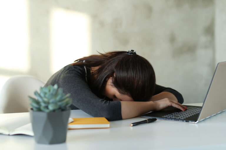 6 hábitos para estar menos cansado según Harvard