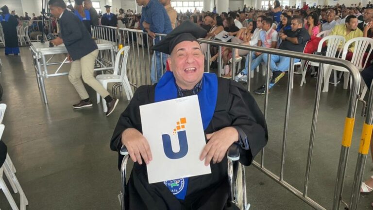 UAPA gradúa 1,560 nuevos profesionales sin importar su discapacidad #FVDigital