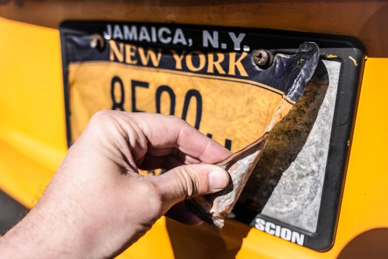 Operación interestatal rastrea a los “autos fantasmas” de la Gran Manzana: ¡No se escaparán!