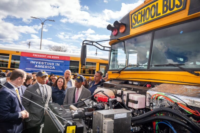 Impulsan mejoras ecológicas en la Gran Manzana con flota de 180 autobuses escolares eléctricos