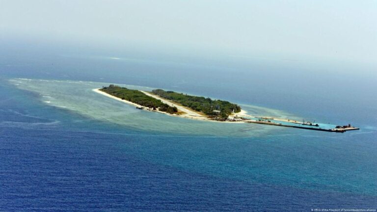 Taiwán advierte de existencia de “enormes” bases chinas cerca de disputada isla Taiping #FVDigital