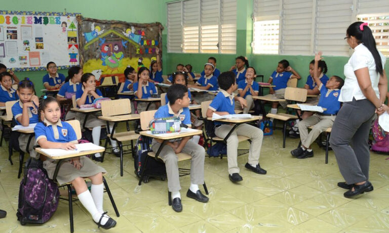 El BID y el BM ven un divorcio entre la inversión en la educación y logros