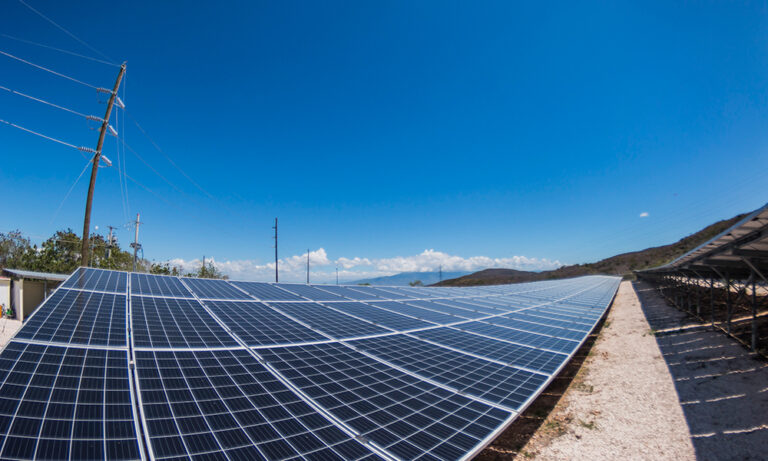 Edesur dice tiene 3,270 nuevos clientes con paneles solares