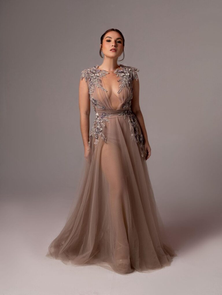 Katyuska Licairac, tull, encaje y brillo de Giannina Azar