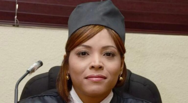 Solicitan recusación e interponen querella contra jueza Patricia Padilla