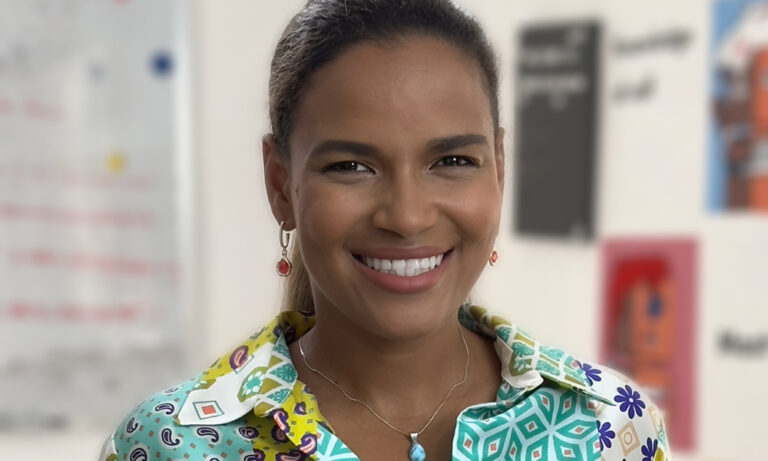 “Aspiro educar a un millón de niños en tecnología”