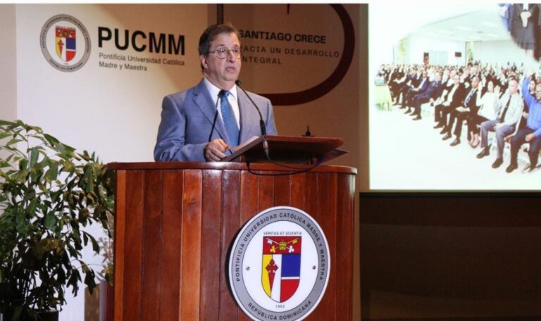 Abordan durante congreso el plan de crecimiento de Santiago