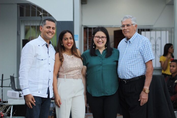 Diácono Roberto Acevedo, Ángela Peña, Angélica Marcano y José Marcano. FUENTE EXTERNA