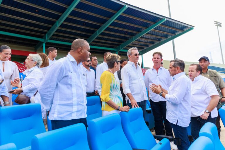 Presidente Abinader entrega remozado Parque Nacional