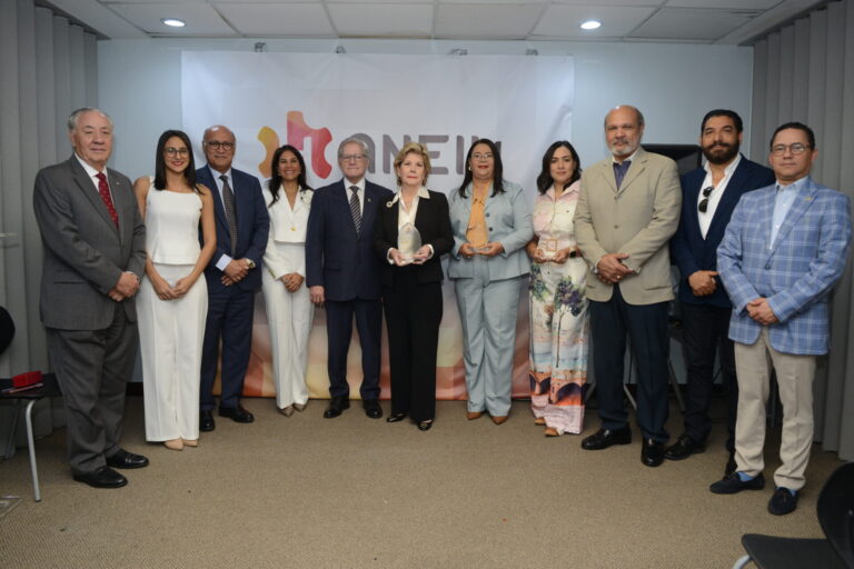 ANEIH reconoce aportes de empresarias en puestos de dirección 