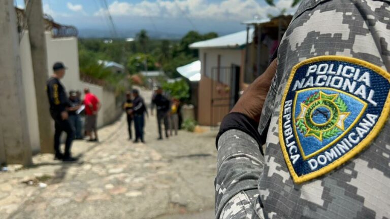 Policiales: Policía Nacional apresa hombre formaba parte de banda dedicada a asaltar taxistas y otros ciudadanos en las vías publicas. – Policía Nacional Dominicana