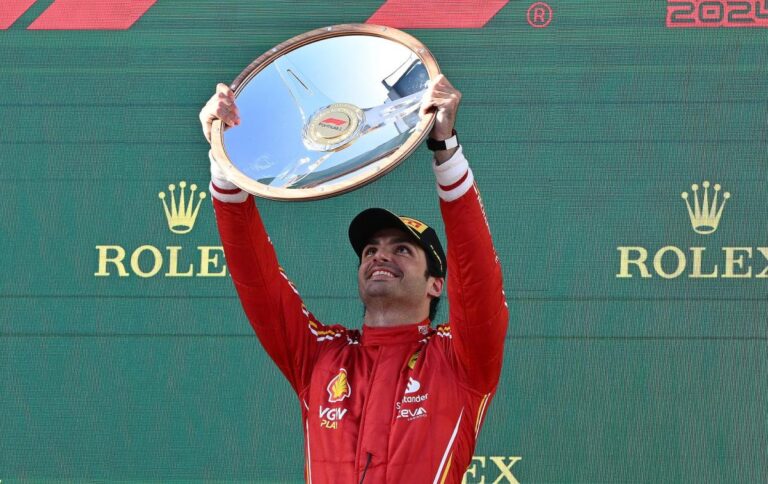 Carlos Sainz se llevó el GP de Australia en una carrera donde Verstappen tuvo que abandonar