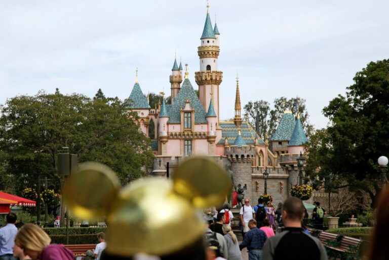 Disneyland planea comprar calles en la ciudad de Anaheim para su proyecto de expansión