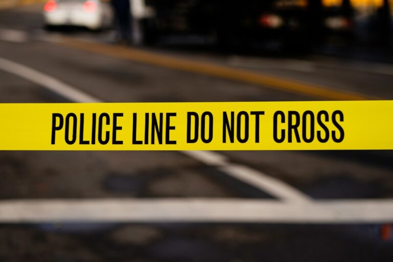 Hombre arrestado al intentar abandonar a su familia tras un violento choque en Los Ángeles #FVDigital