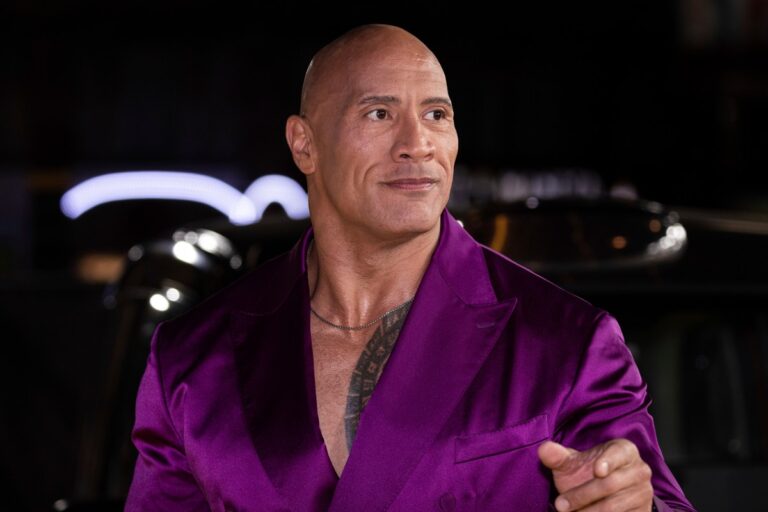 Dwayne Johnson publica mensaje y hace una triste confesión sobre su fallecido padre