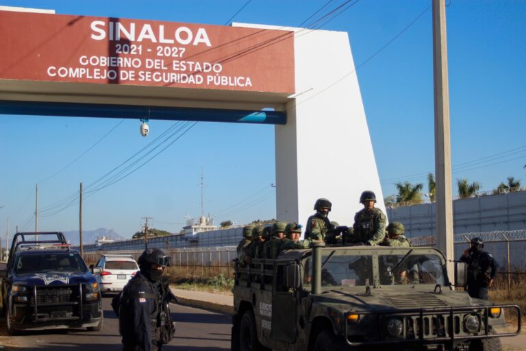 México halló 58 de 66 personas secuestradas en Sinaloa, mientras iglesia pide cordura a narcos #FVDigital