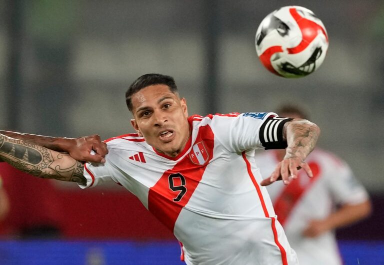 Paolo Guerrero comanda primera convocatoria de Jorge Fossati como técnico de la selección de Perú