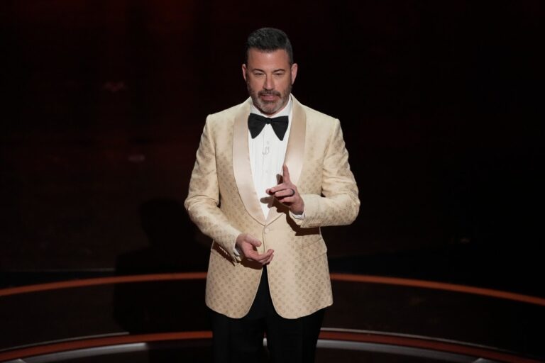 VIDEO: Jimmy Kimmel le responde en los Oscar a Donald Trump por criticar su trabajo en la gala