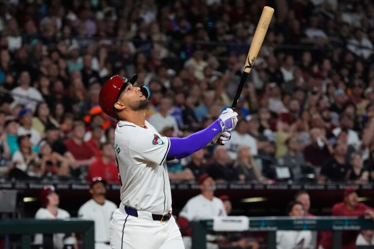 Cubano Lourdes Gurriel Jr. hace historia con los Arizona Diamondbacks en apenas tres juegos del 2024