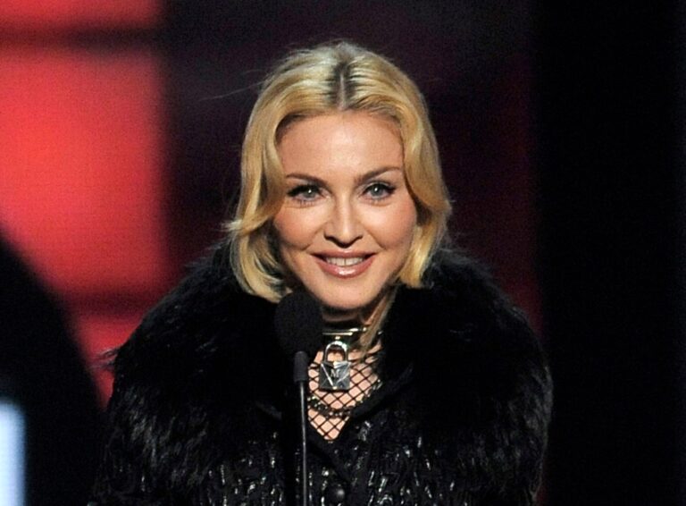 Madonna se disculpó por criticar a una fan en silla de ruedas por no ponerse de pie durante uno de sus conciertos #FVDigital