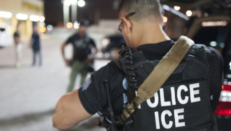 Agentes de ICE en cinco ciudades del país usarán cámaras corporales durante sus operativos