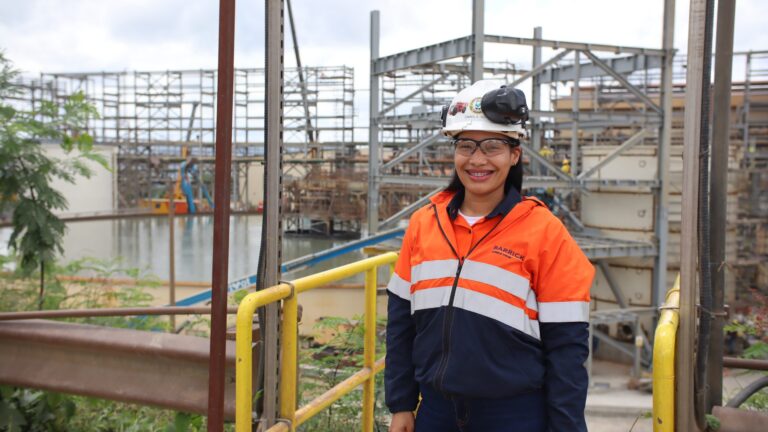 RD: Las mujeres se destacan en la industria minera – Remolacha   #FVDigital