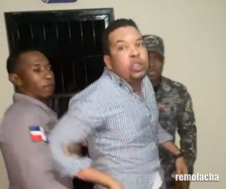 Abogado denuncia agresión policial (video) – Remolacha