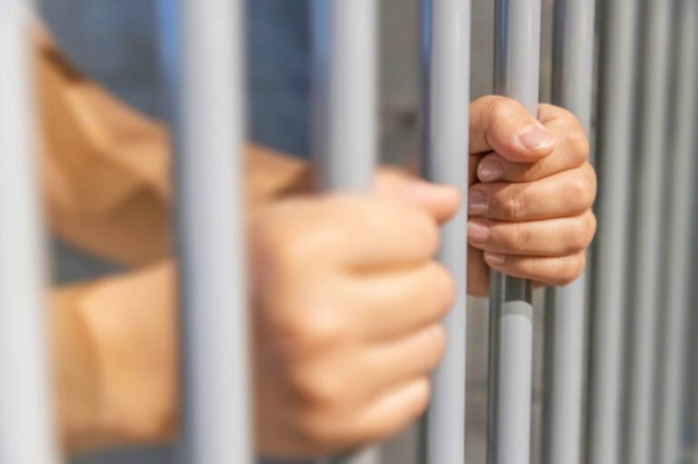 Le cantan 580 años y cadena perpetua a violador en EEUU   #FVDigital