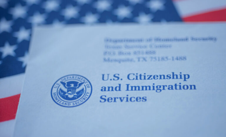 Este lunes entra en vigor el aumento de tarifas de USCIS – Remolacha   #FVDigital