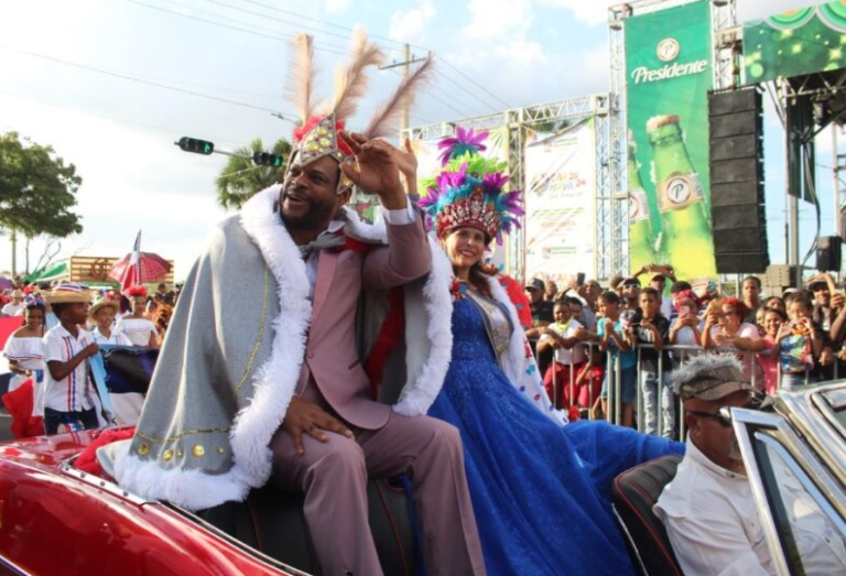 Más de 45 comparsas llenan de alegría y colorido el carnaval SDE
