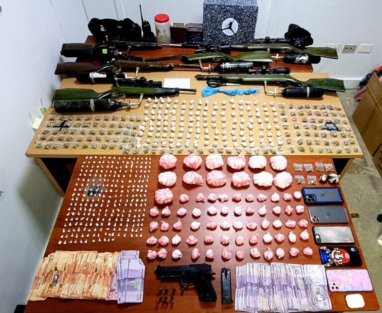 Ocupan numerosas porciones de drogas tras operativo y allanamientos simultáneos en Santiago