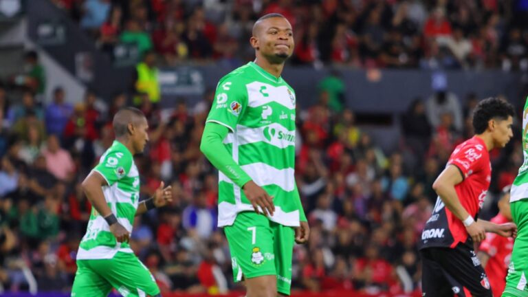 Goleador de la Liga MX, Harold Preciado, suspendido por dar positivo en presunto dopaje