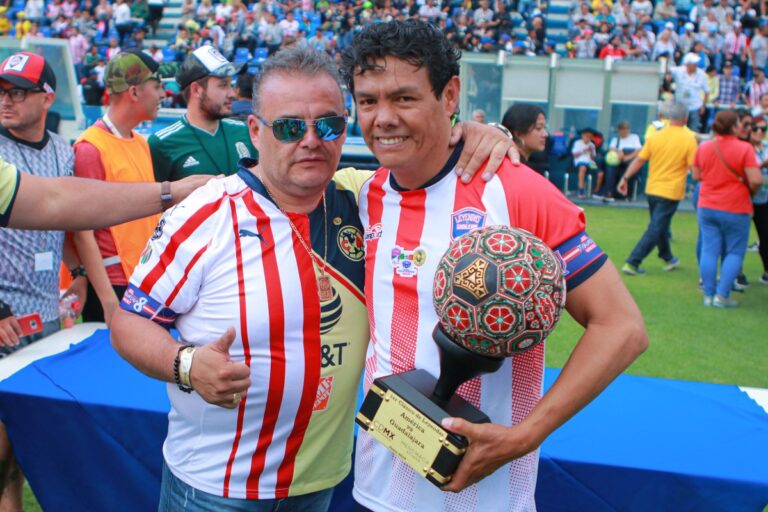 Para el ex defensa de Chivas Joel Sánchez, se equivocan todos los que queman en leña verde al técnico Fernando Gago