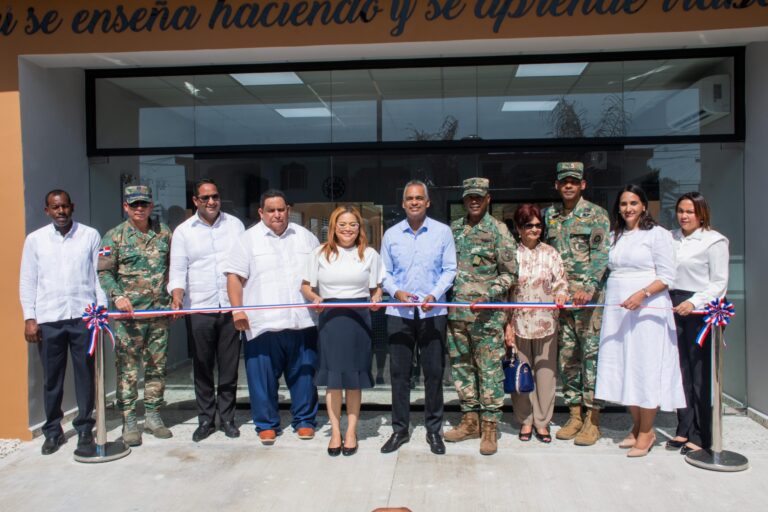 Gobierno inaugura Escuela Vocacional de las FFAA y PN en Azua