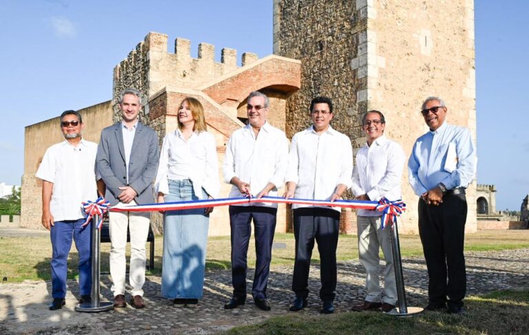 Abinader y ministro Collado inauguran obras en la Ciudad Colonial de Santo Domingo