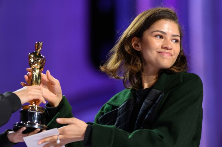 Premios Óscar 2024: Steven Spielberg el supersticioso, Zendaya, America Ferrera y otras anécdotas de los ensayos