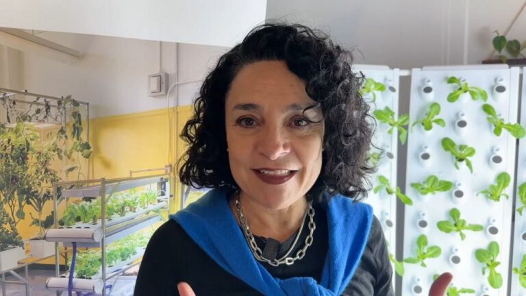 Manuela Zamora, creadora de laboratorios de ciencia en aulas