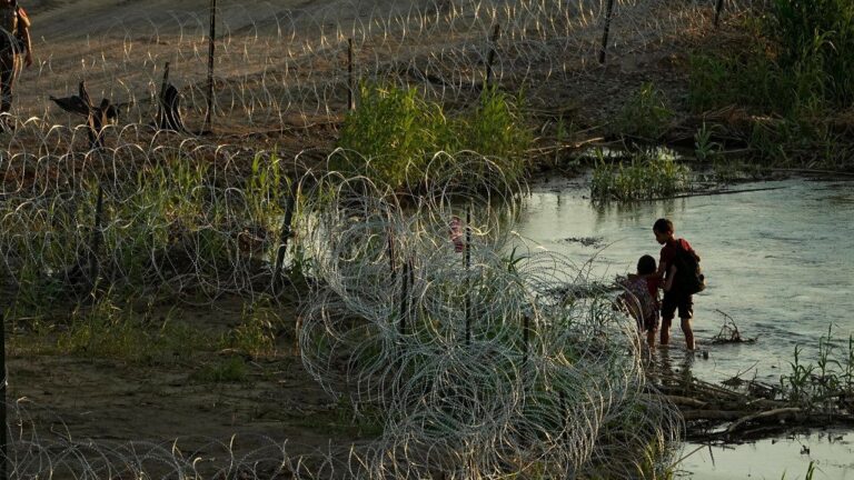 México critica ley Texas para detener y expulsar migrantes