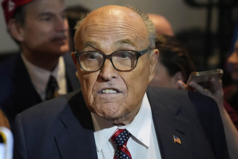 Rudy Giuliani está convencido que no ser debilucho y haber apoyado a Trump lo ayudará en el cielo #FVDigital