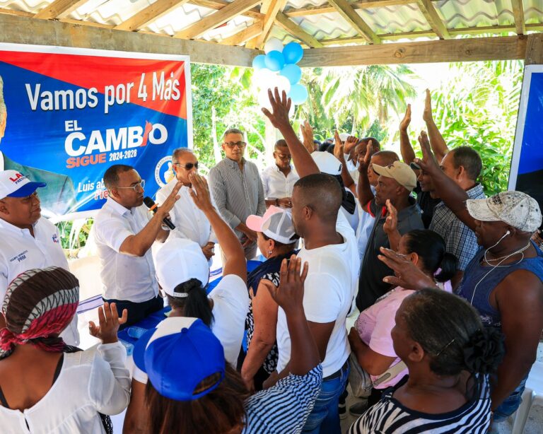 Víctor Pichardo juramenta en el PRM ex miembros Fuerza del Pueblo en Samaná