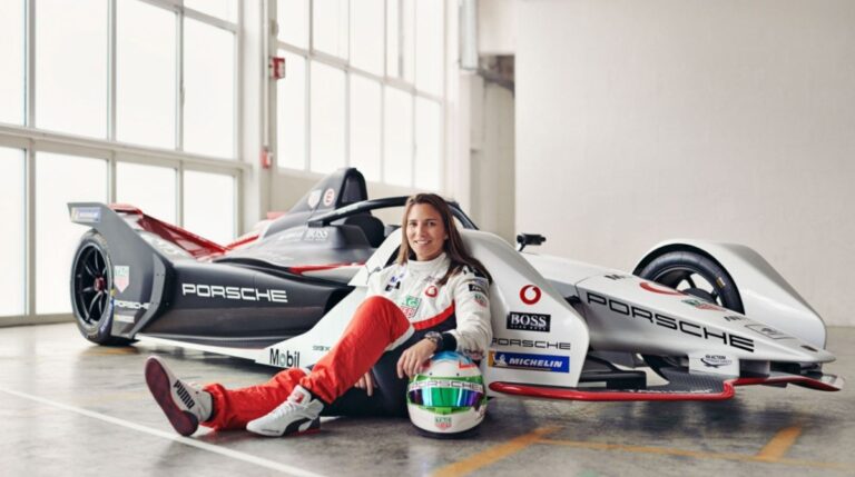La historia de Simona de Silvestro: representante femenina del automovilismo mundial #FVDigital