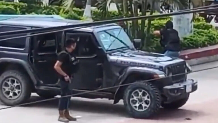 VIDEO: Graban a sicarios mientras abandonan cadáveres con narcomensajes en Veracruz #FVDigital