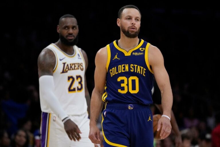 Stephen Curry anota 31 y Warriors derrotan 128-121 a Lakers a pesar de los 40 de LeBron James