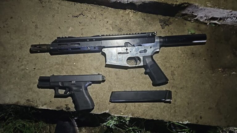 Armas ocupadas a Kiko La Quema al momento de PN ultimarlo en Cambita